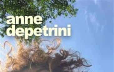 Anne Depetrini dans A côté