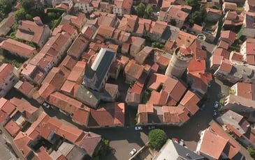 A la découverte de l'ancienne Commanderie Hospitalière et du Fort villageois.